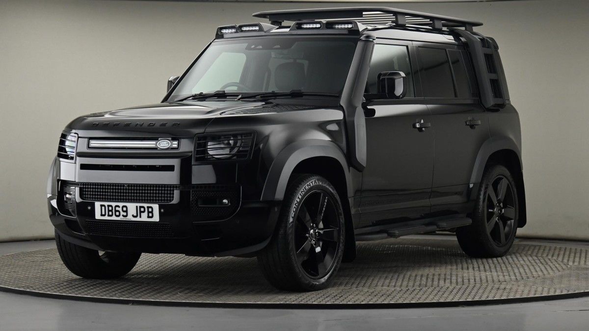 Land Rover Defender 110 Image 22