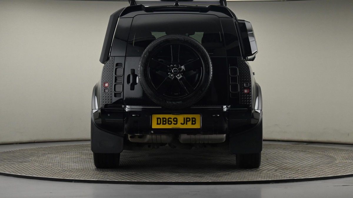 Land Rover Defender 110 Image 25