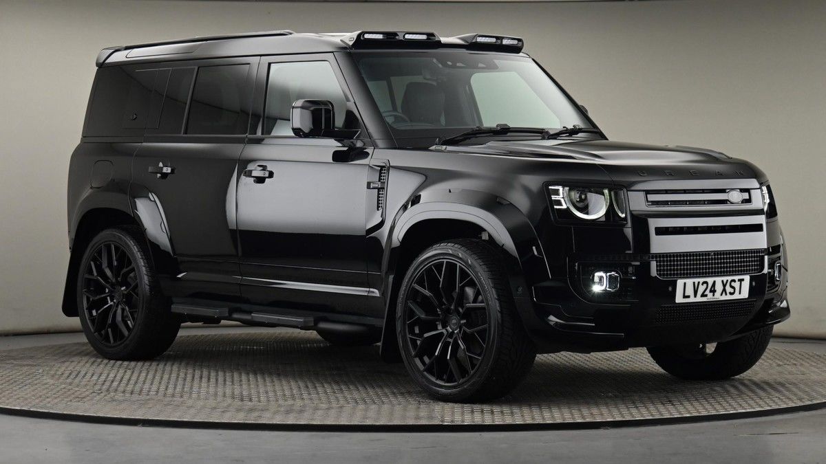 Land Rover Defender 110 Image 20