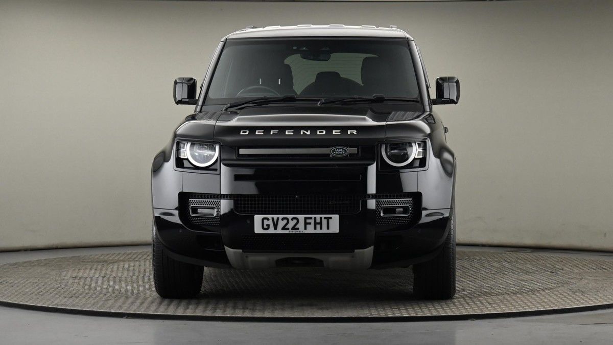 Land Rover Defender 110 Image 21