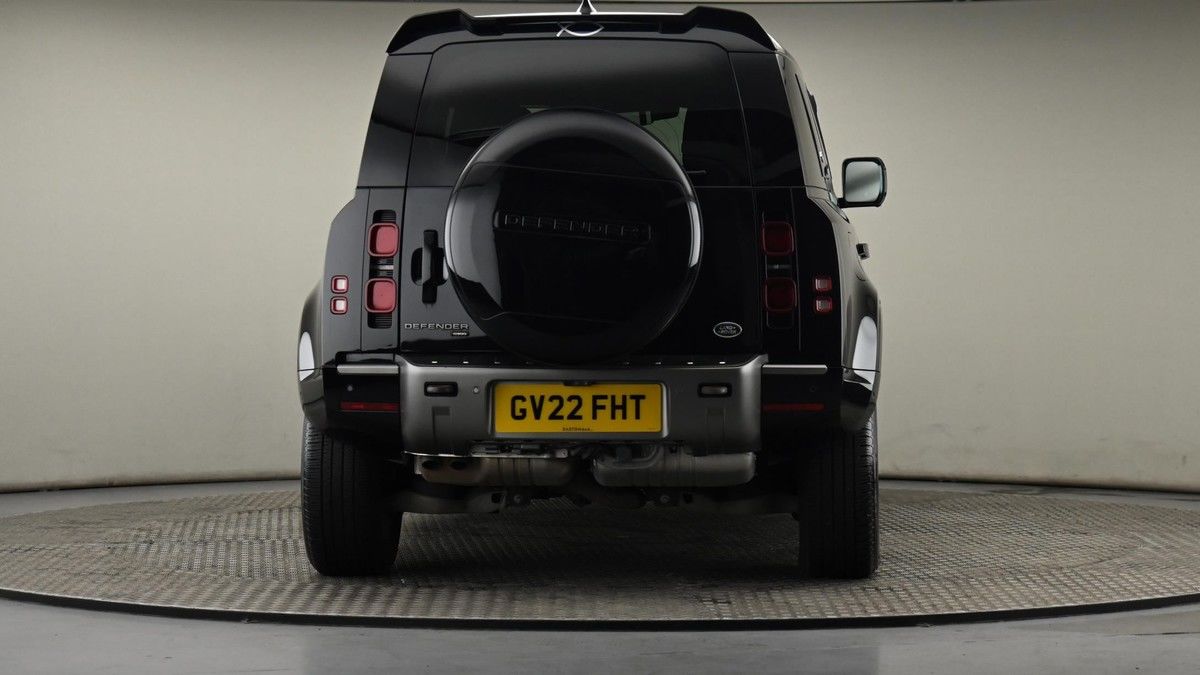 Land Rover Defender 110 Image 25