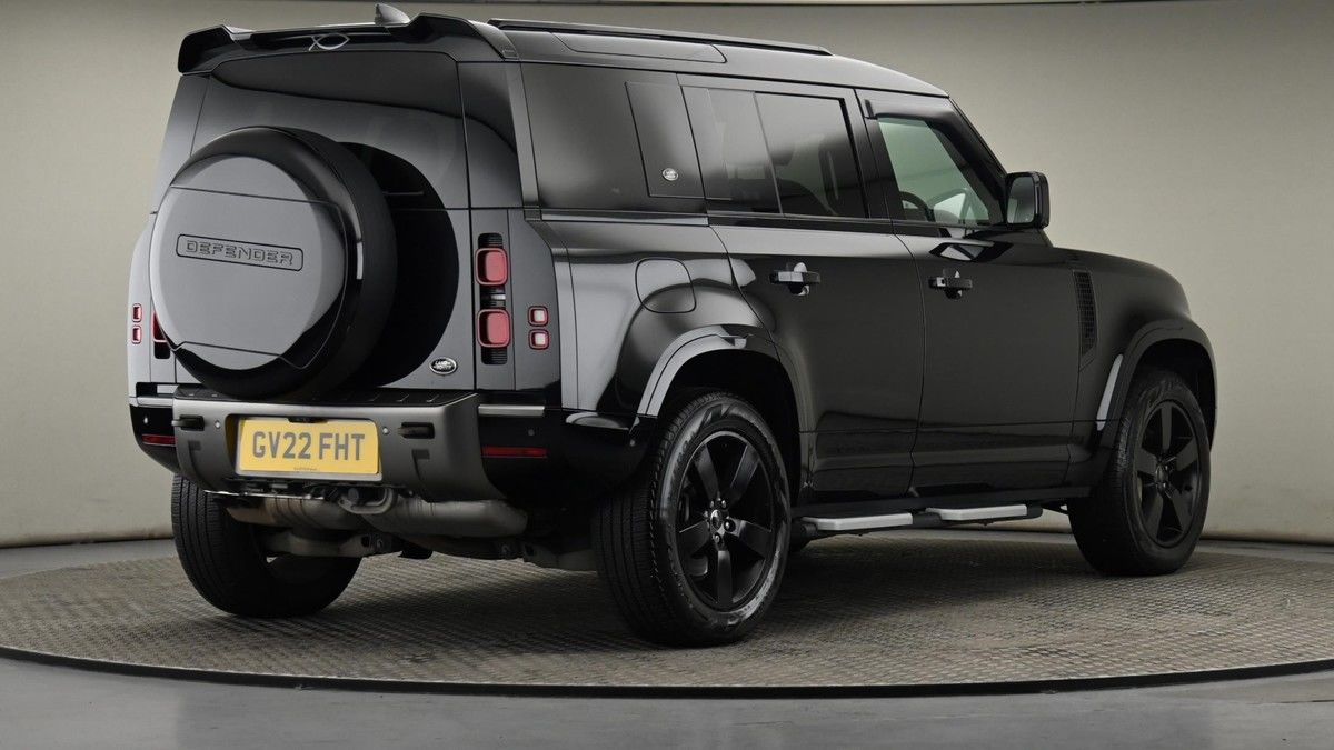 Land Rover Defender 110 Image 26