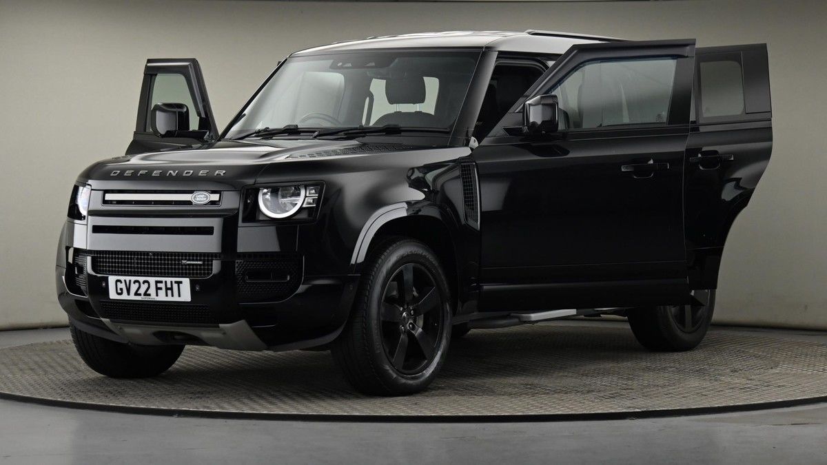 Land Rover Defender 110 Image 28