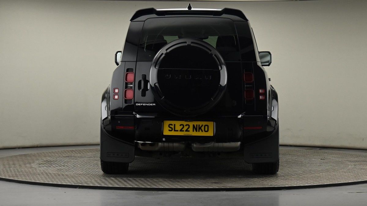 Land Rover Defender 110 Image 25
