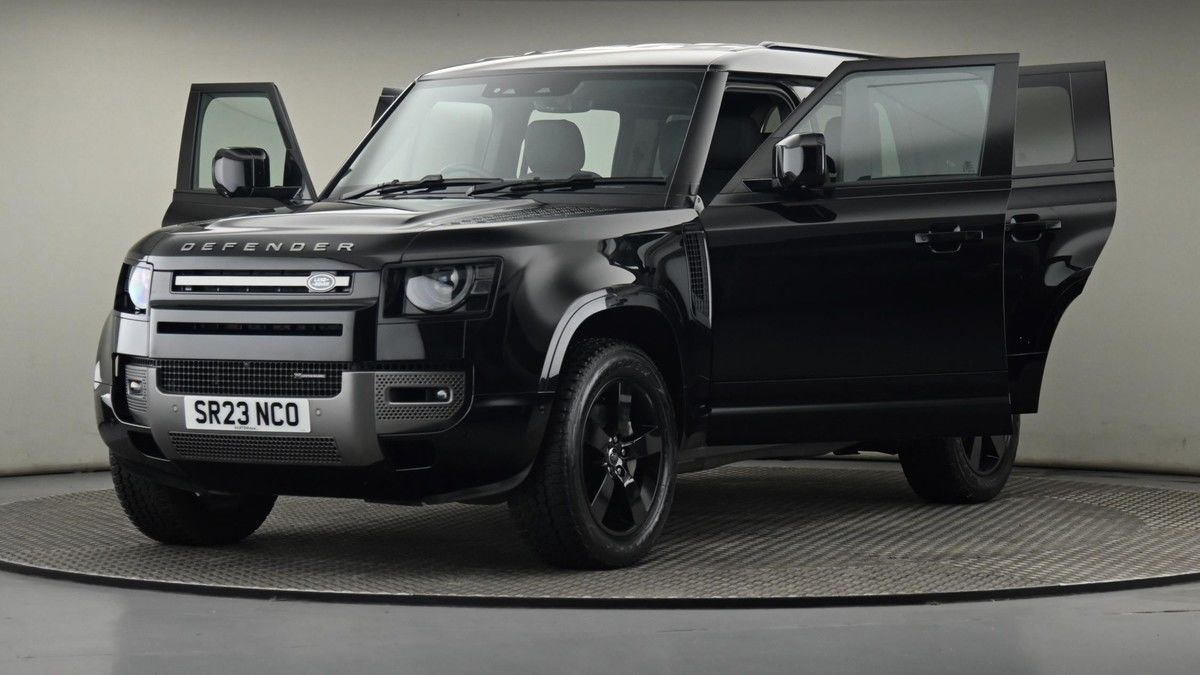 Land Rover Defender 110 Image 27