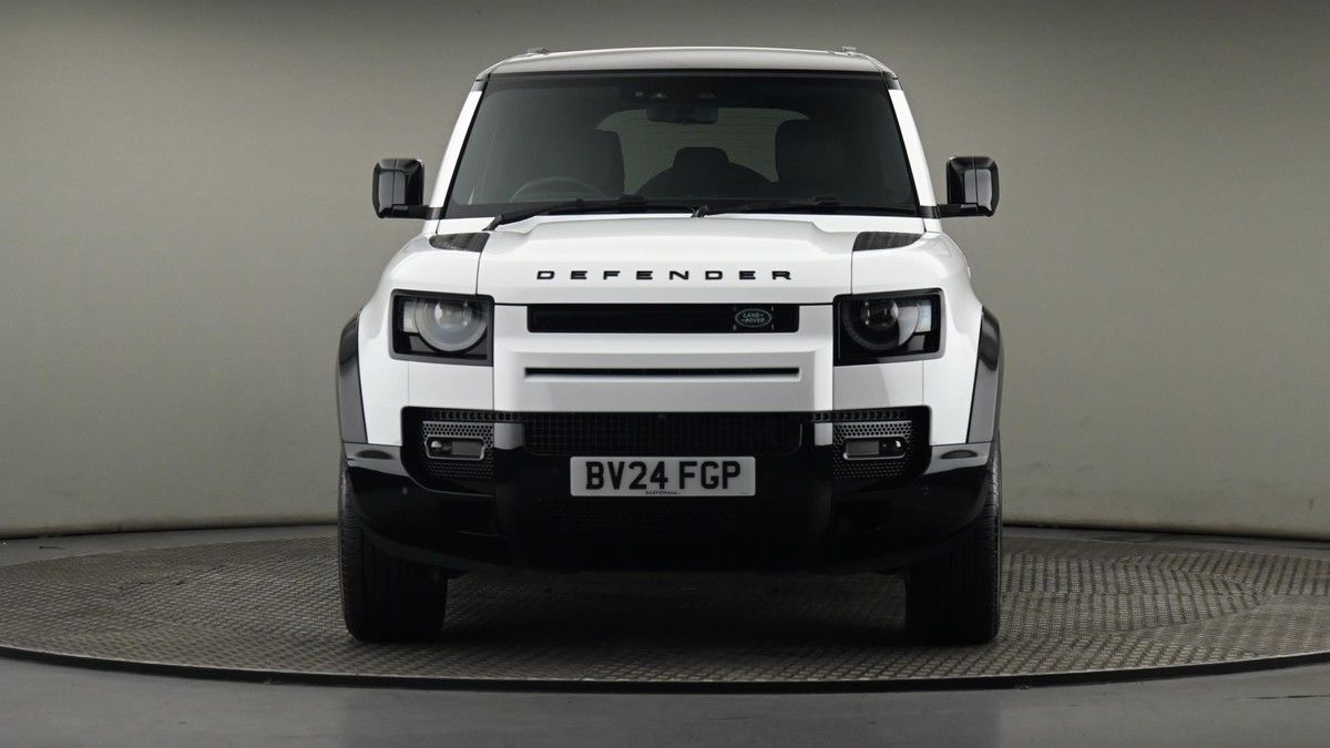 Land Rover Defender 110 Image 21