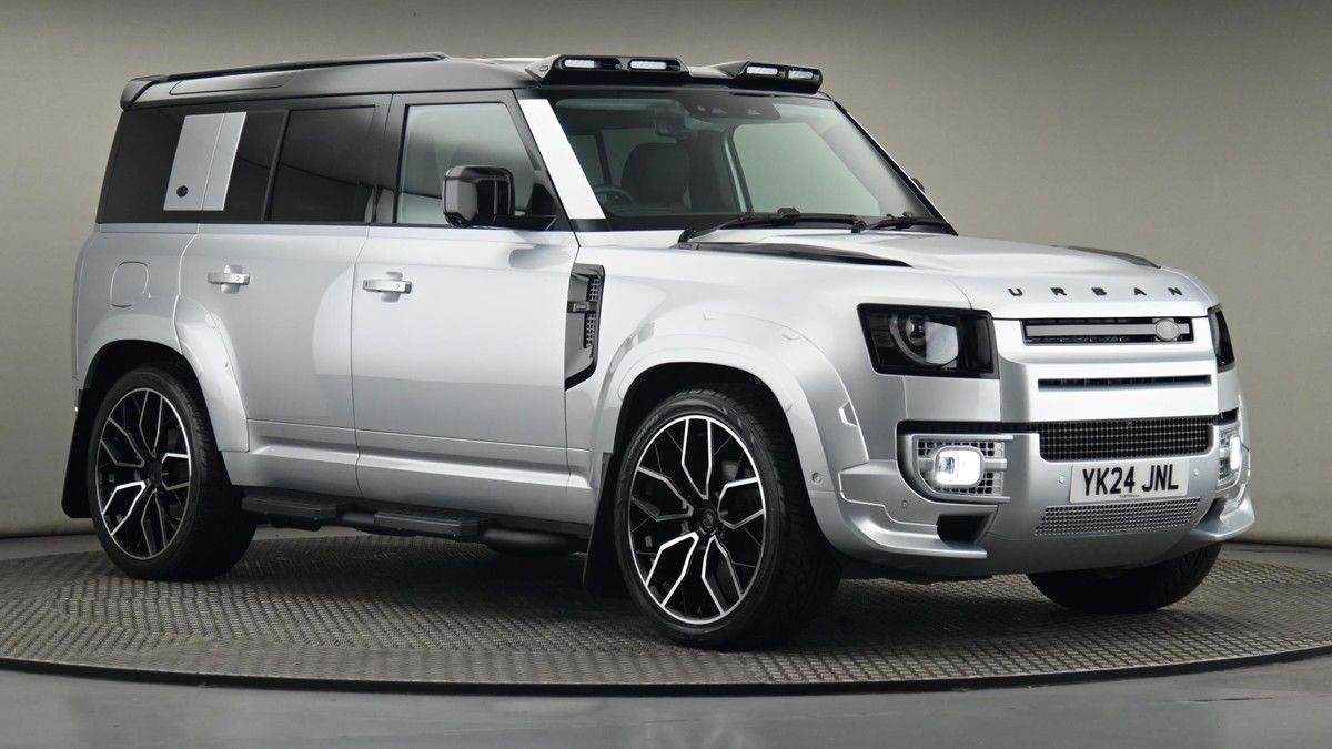 Land Rover Defender 110 Image 20