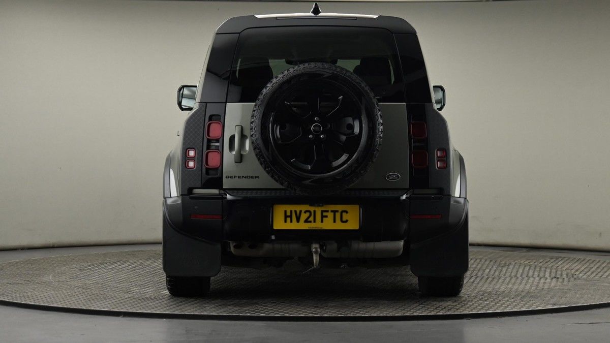 Land Rover Defender 110 Image 25