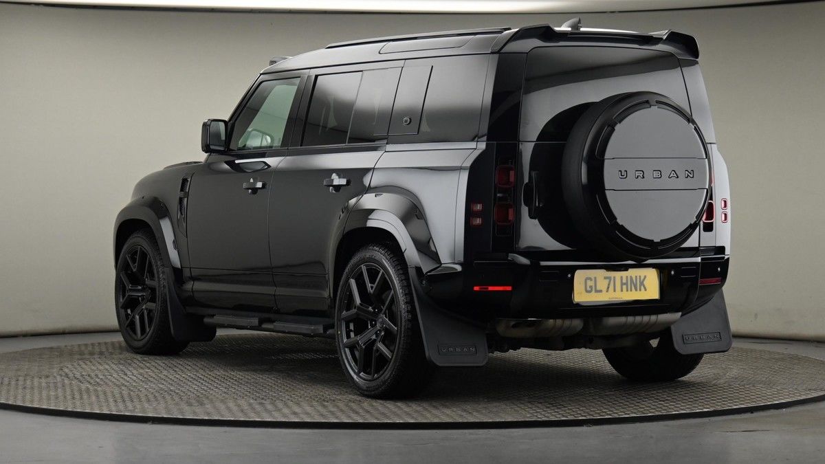 Land Rover Defender 110 Image 24