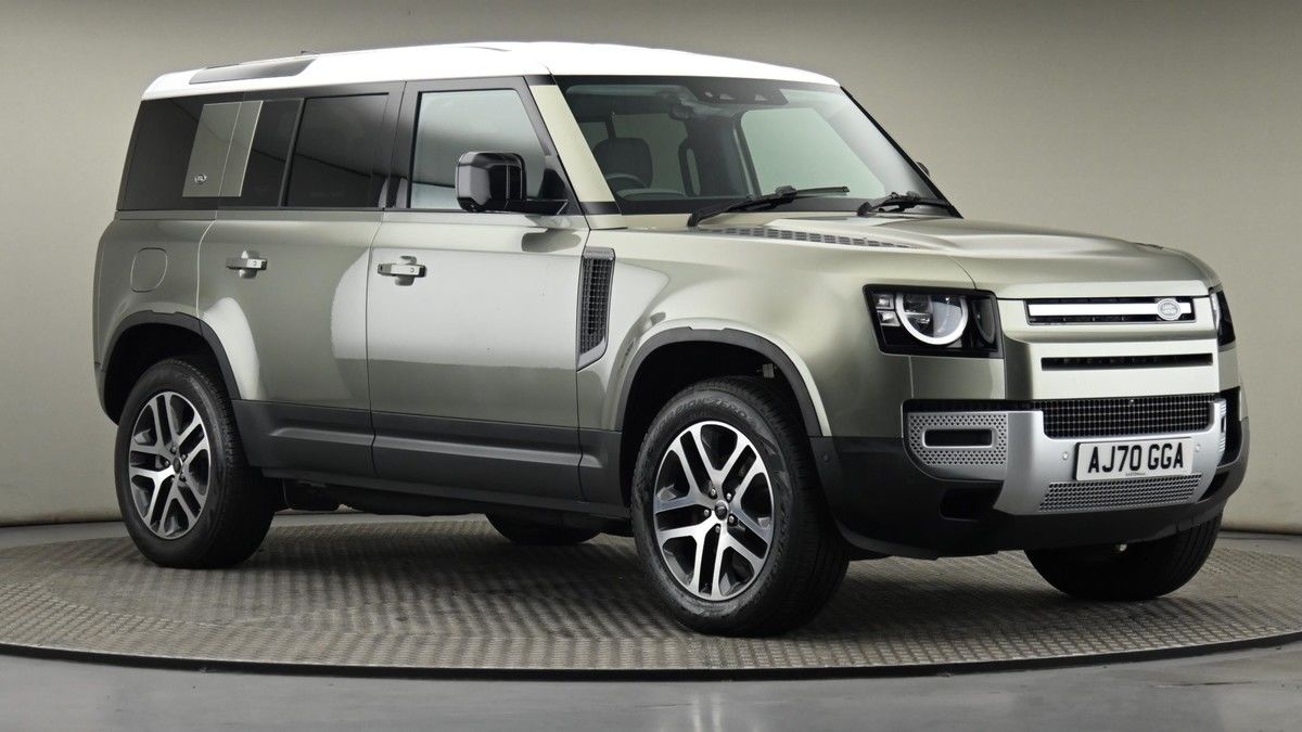 Land Rover Defender 110 Image 19