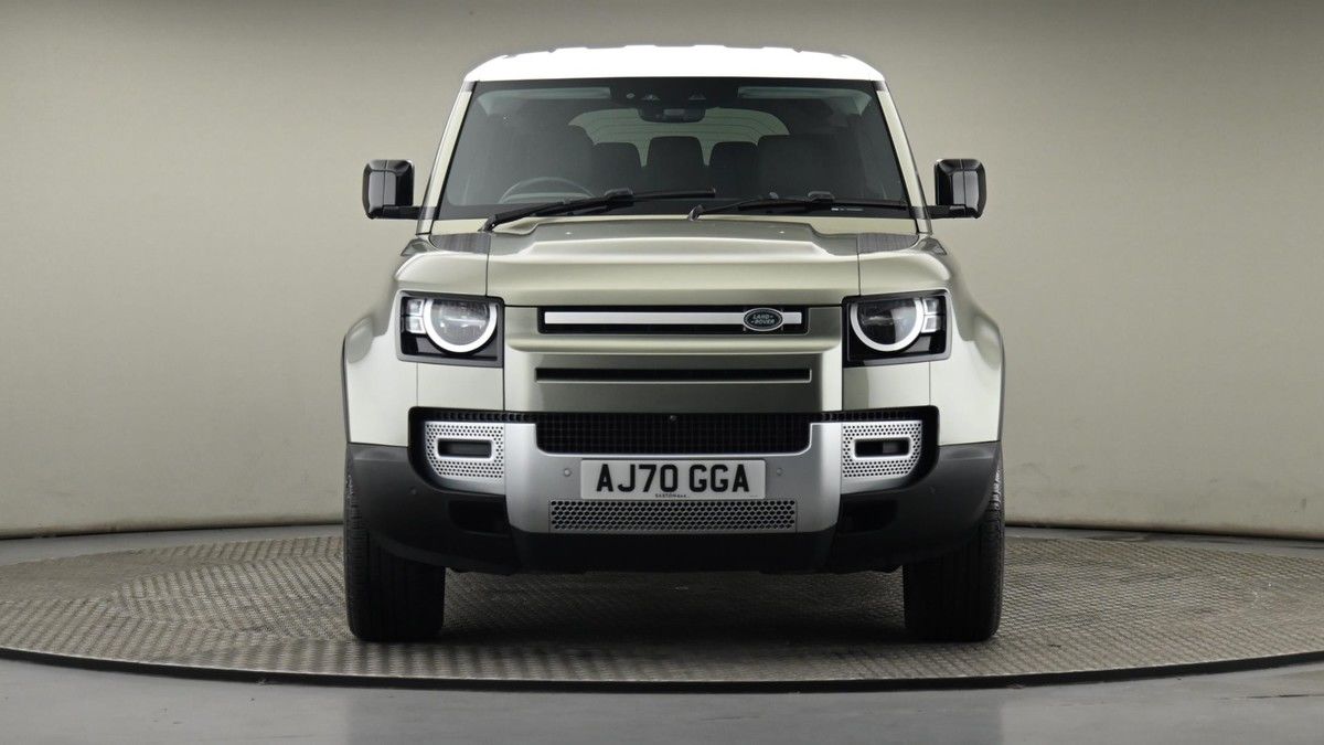 Land Rover Defender 110 Image 20