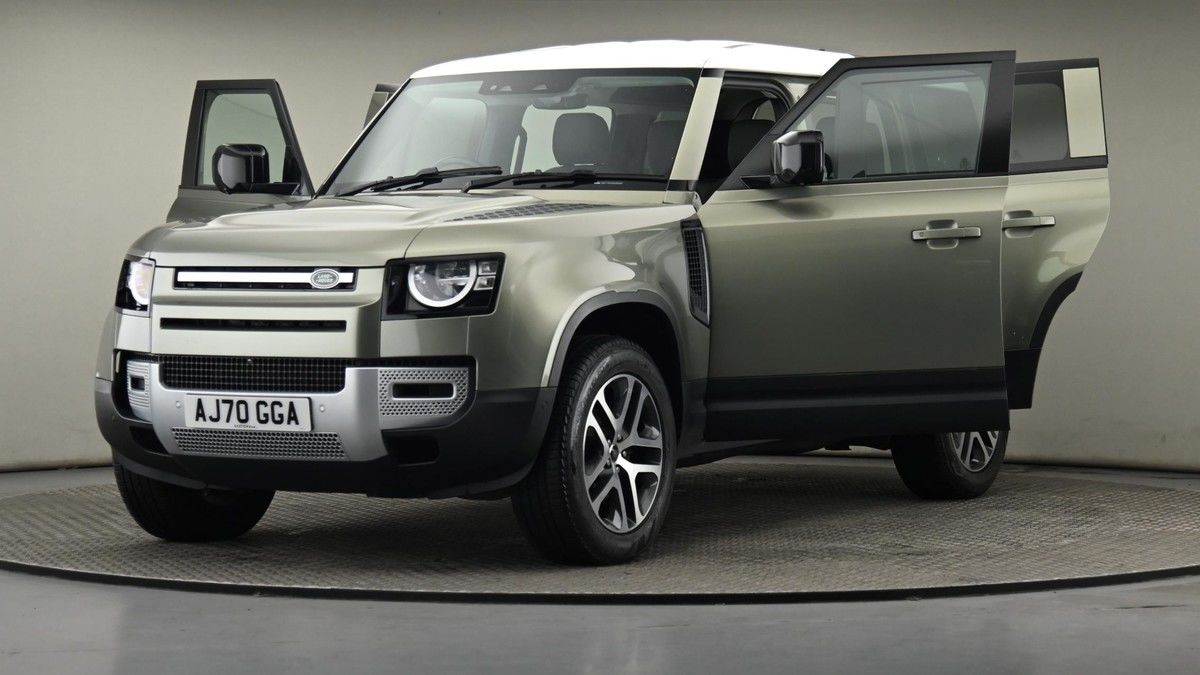 Land Rover Defender 110 Image 27