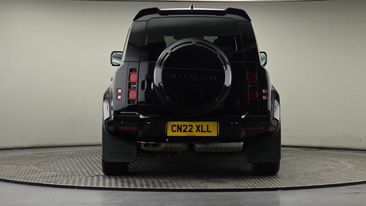 Land Rover Defender 110 Image 25