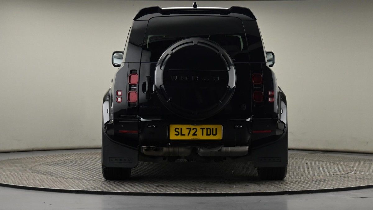 Land Rover Defender 110 Image 25