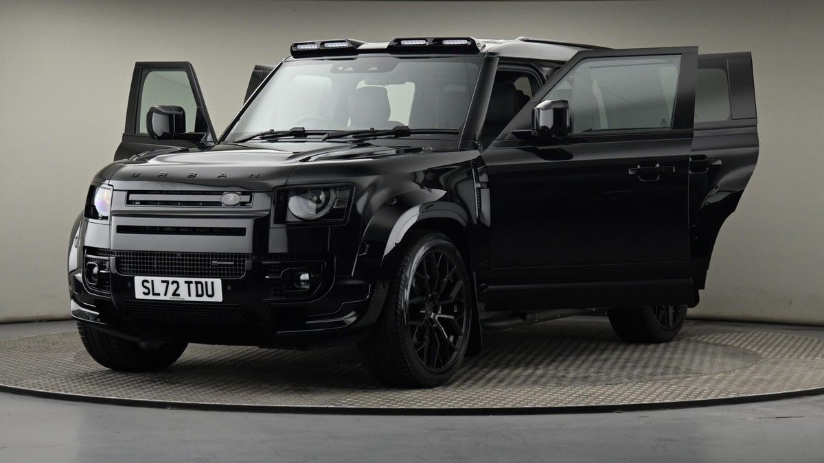 Land Rover Defender 110 Image 28