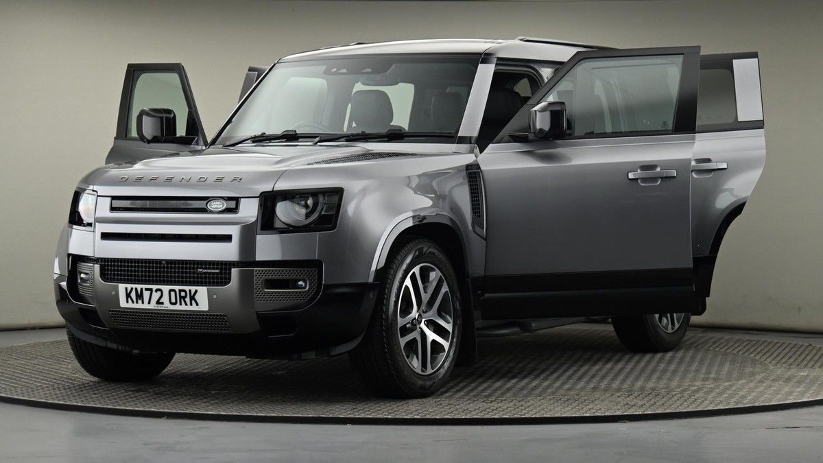 Land Rover Defender 110 Image 56