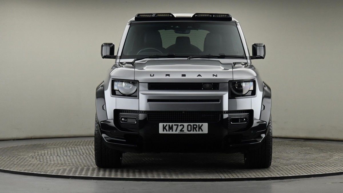 Land Rover Defender 110 Image 41