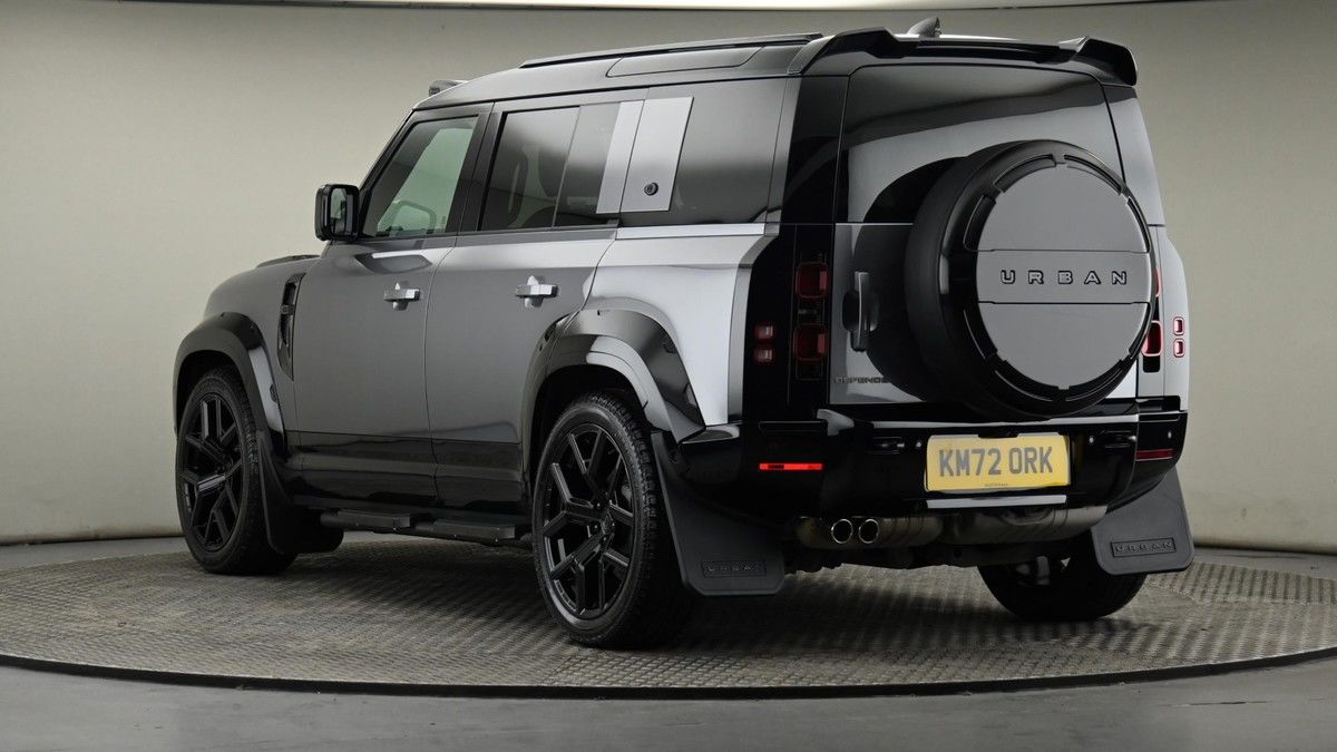 Land Rover Defender 110 Image 47