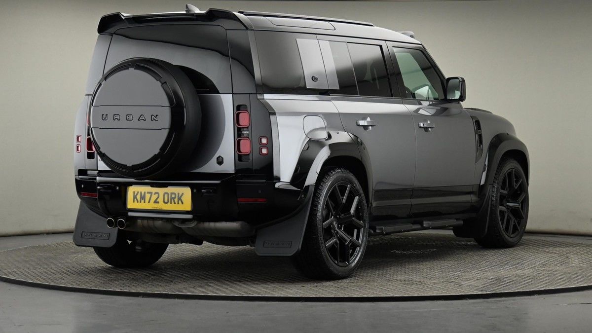 Land Rover Defender 110 Image 51