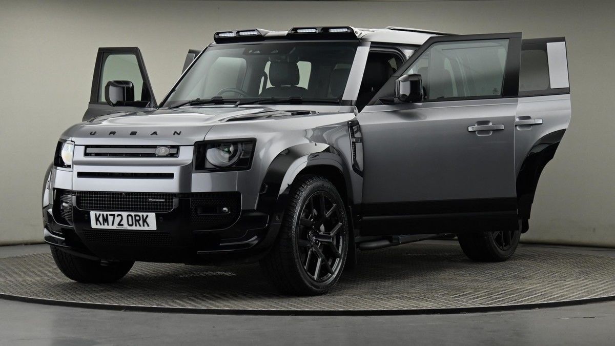 Land Rover Defender 110 Image 55