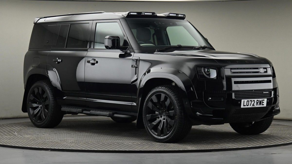 Land Rover Defender 110 Image 20