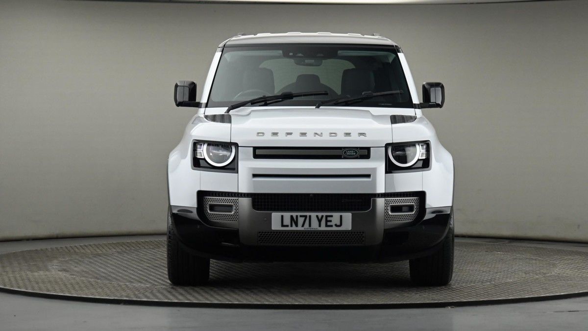Land Rover Defender 110 Image 20