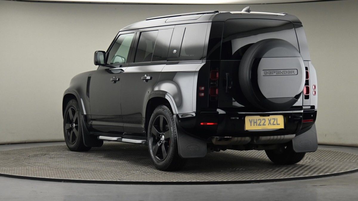 Land Rover Defender 110 Image 24