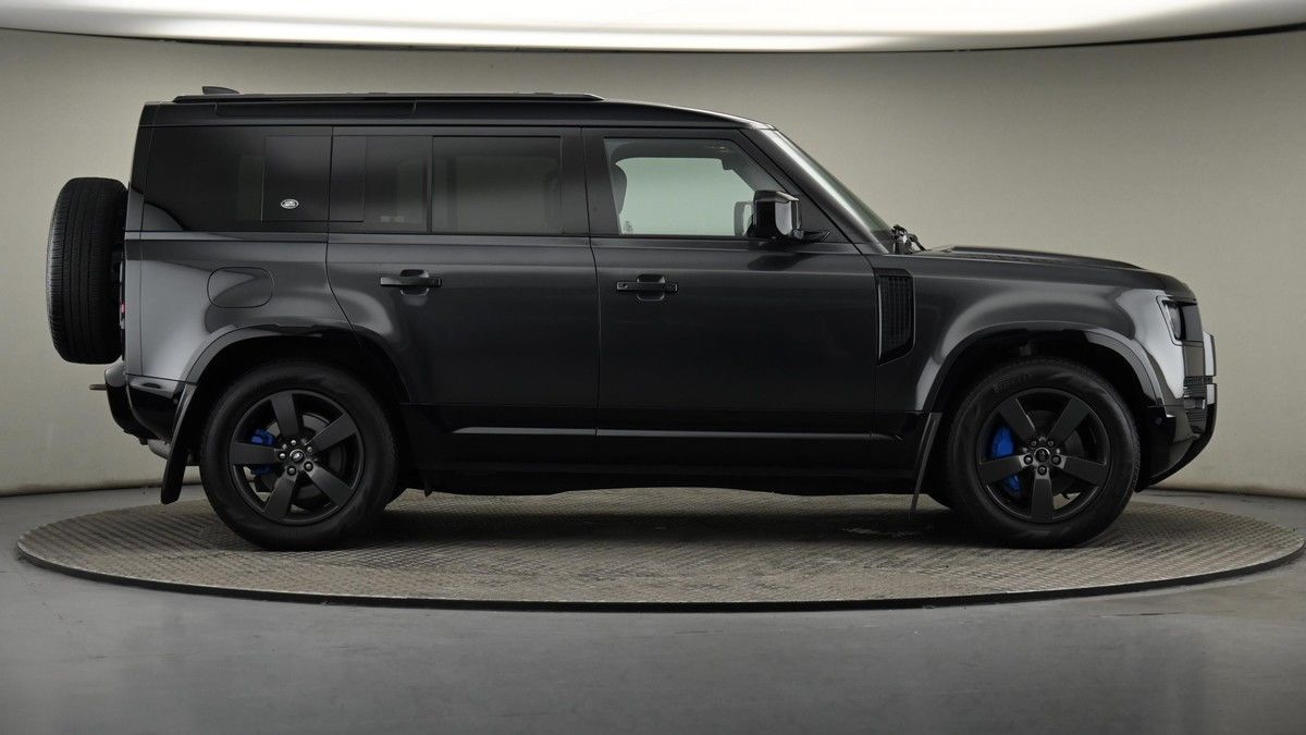Land Rover Defender 110 Urban Image 27