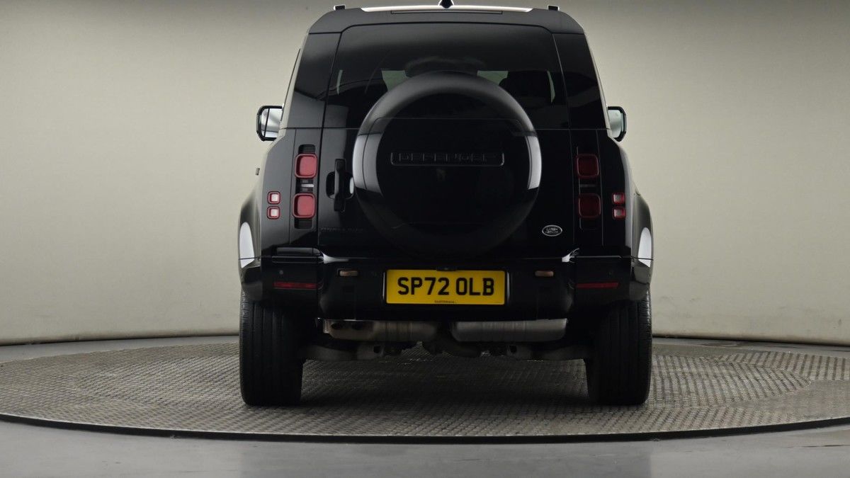 Land Rover Defender 110 Image 25