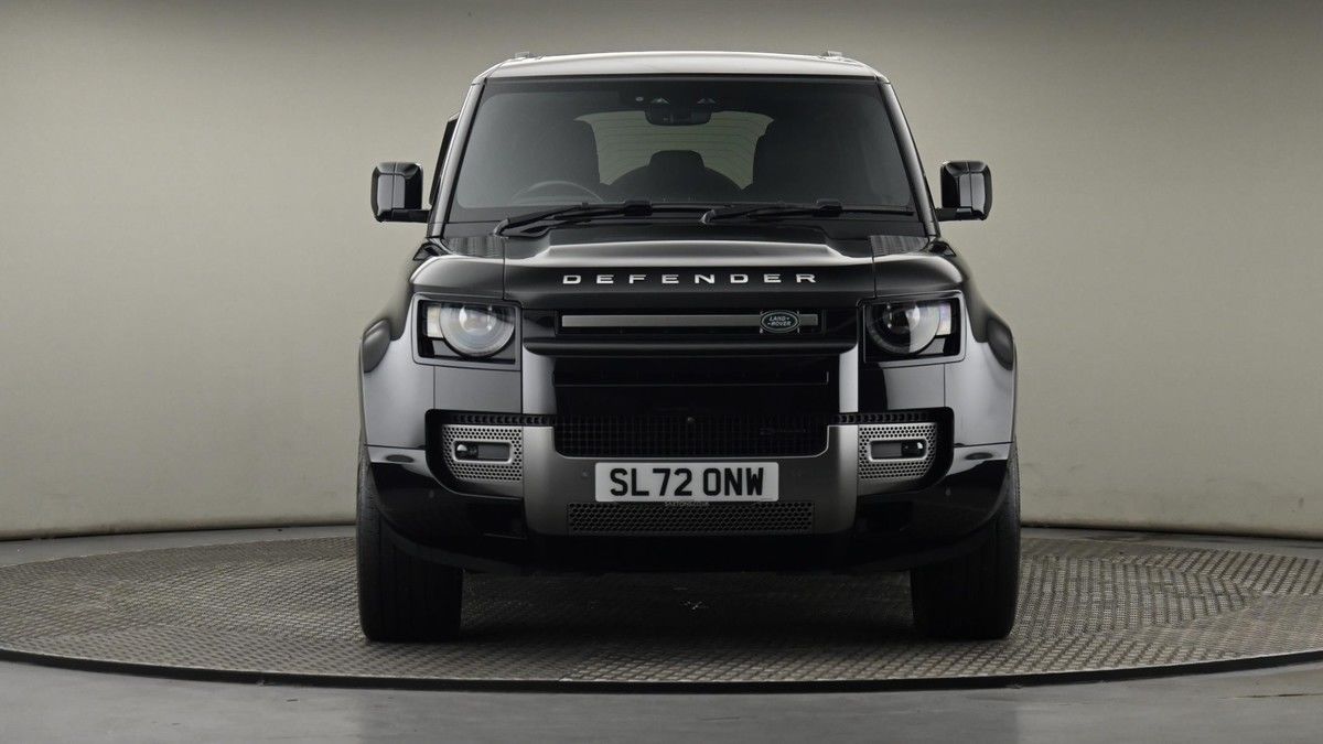 Land Rover Defender 110 Image 21