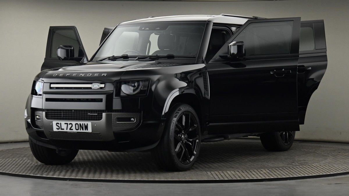 Land Rover Defender 110 Image 28