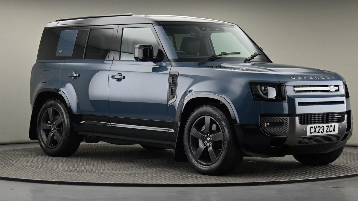 Land Rover Defender 110 Image 20