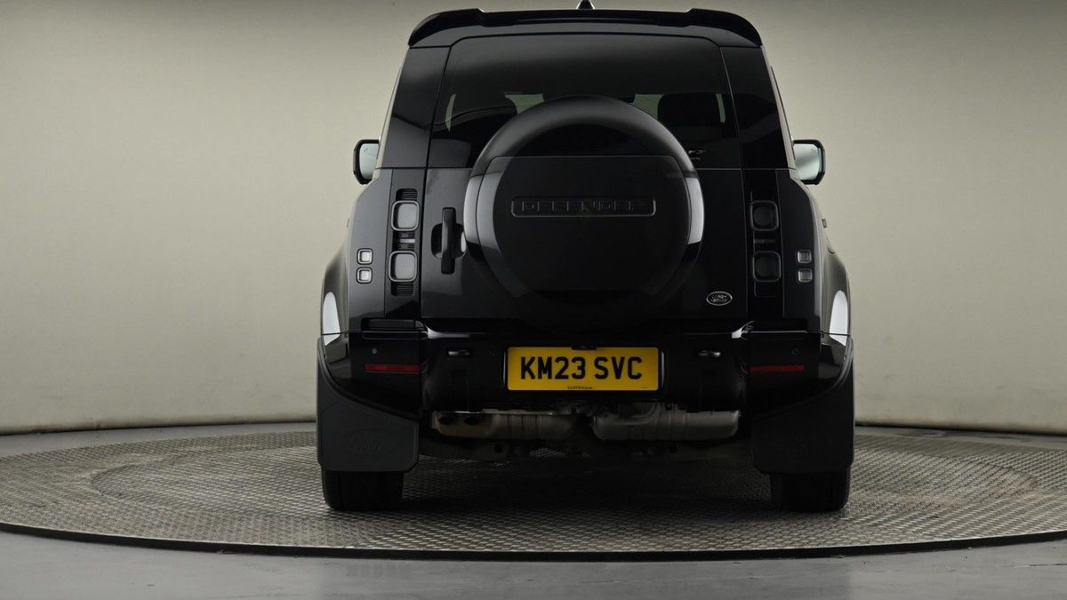 Land Rover Defender 110 Image 51