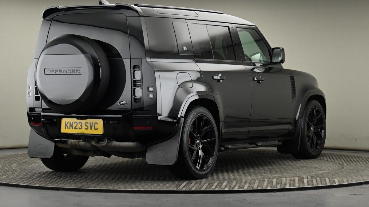 Land Rover Defender 110 Image 53