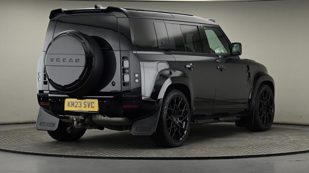 Land Rover Defender 110 Image 54