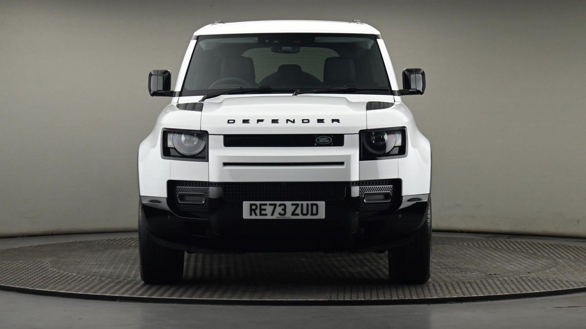 Land Rover Defender 110 Image 21