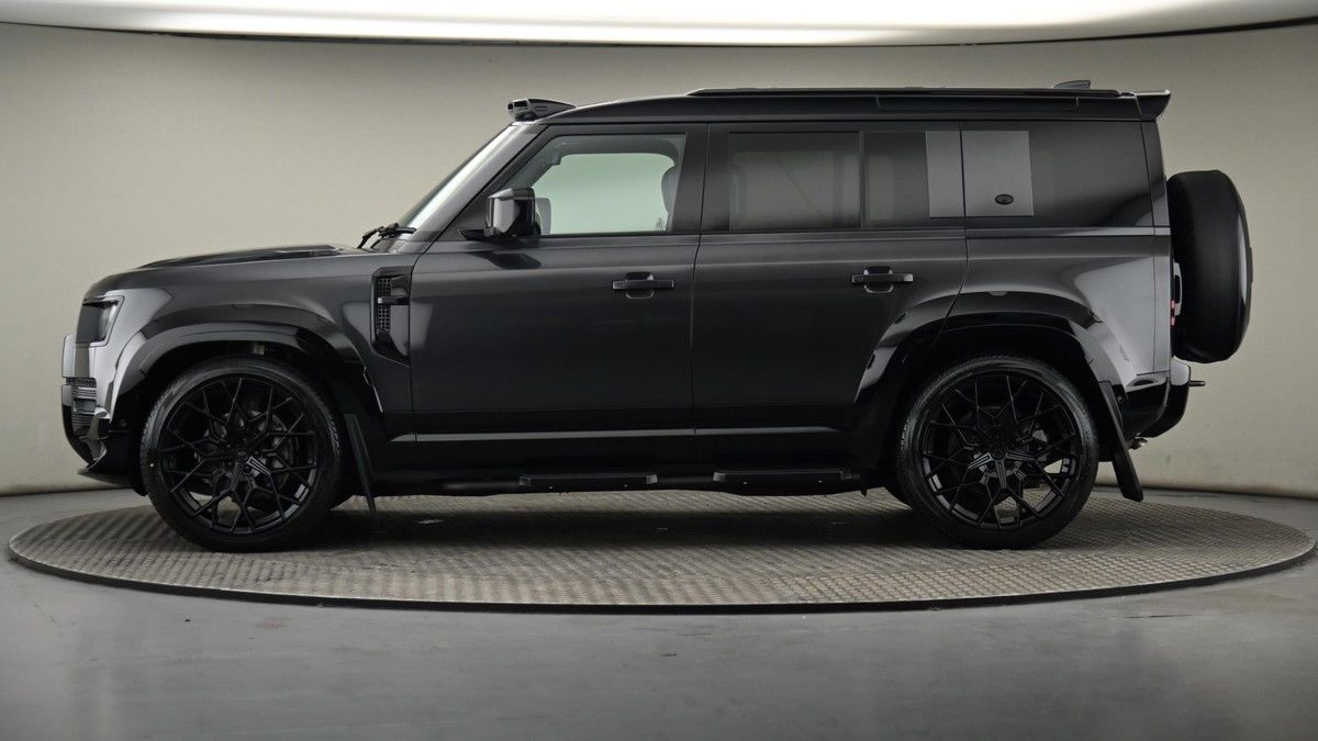 Land Rover Defender 110 Urban Image 23