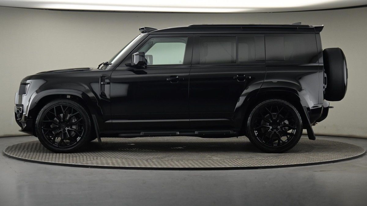 Land Rover Defender 110 Urban Image 45