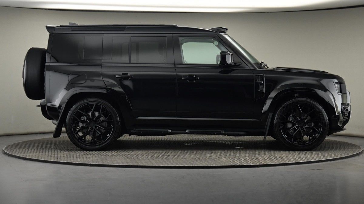 Land Rover Defender 110 Urban Image 53