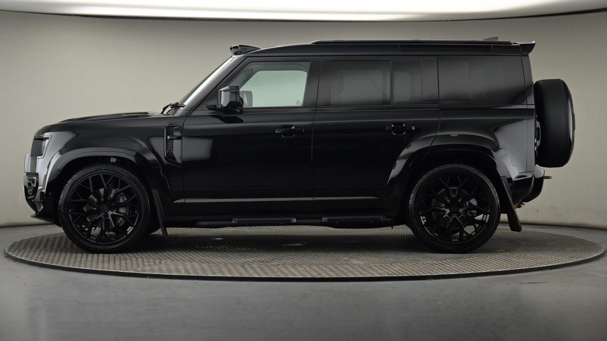 Land Rover Defender 110 Urban Image 44