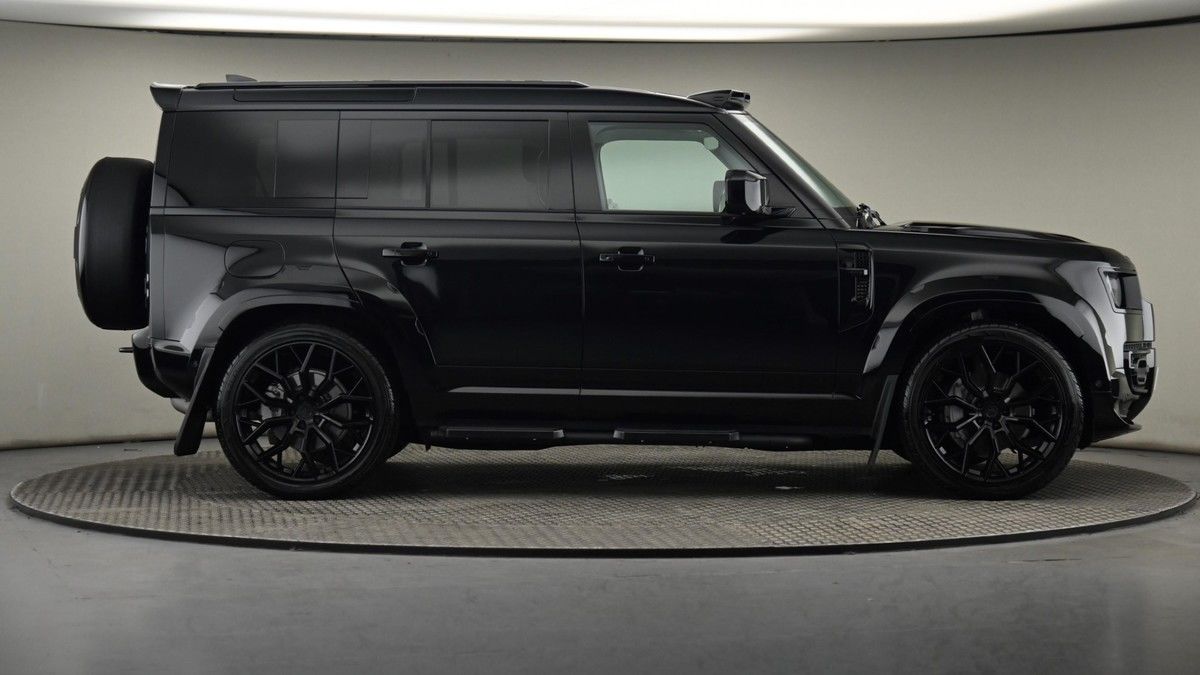 Land Rover Defender 110 Urban Image 52