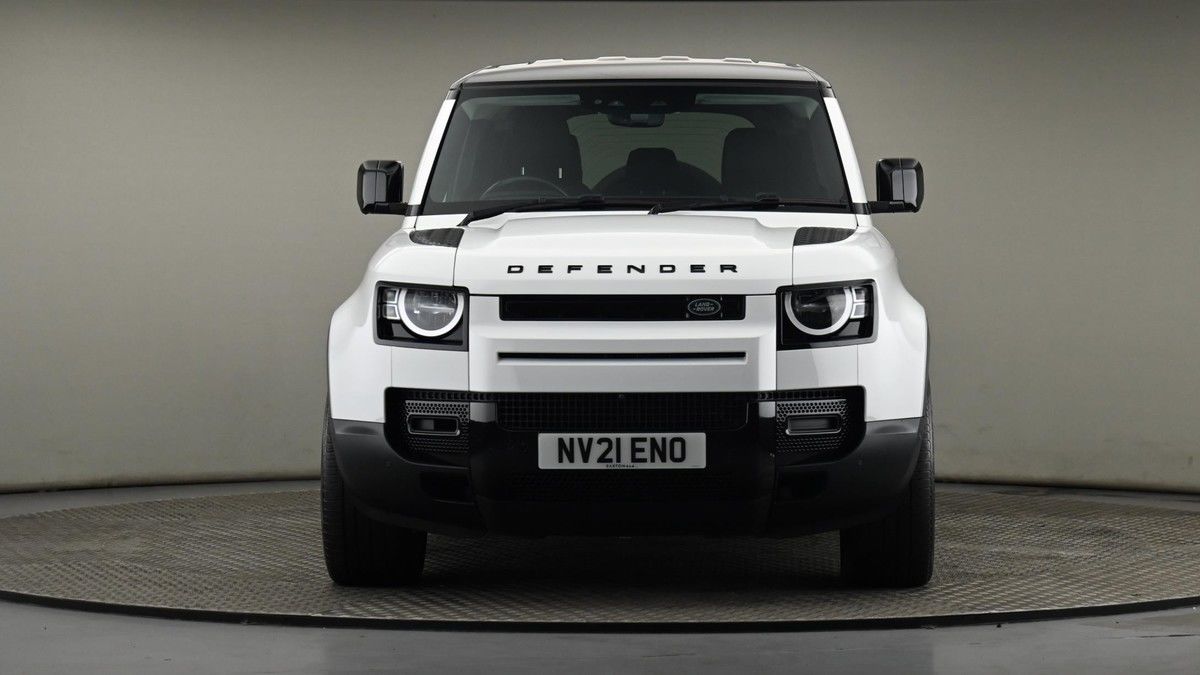 Land Rover Defender 110 Image 21