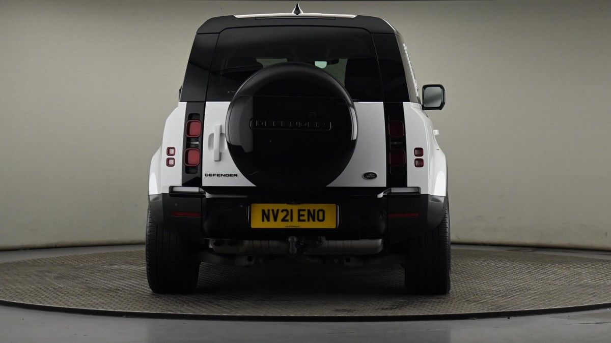 Land Rover Defender 110 Image 25