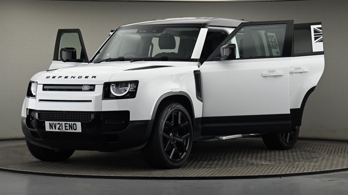 Land Rover Defender 110 Image 28