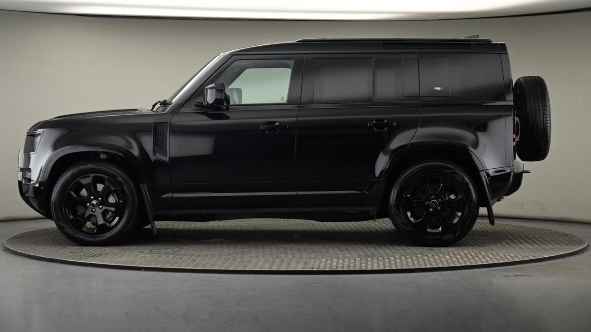 Land Rover Defender 110 Urban Image 45