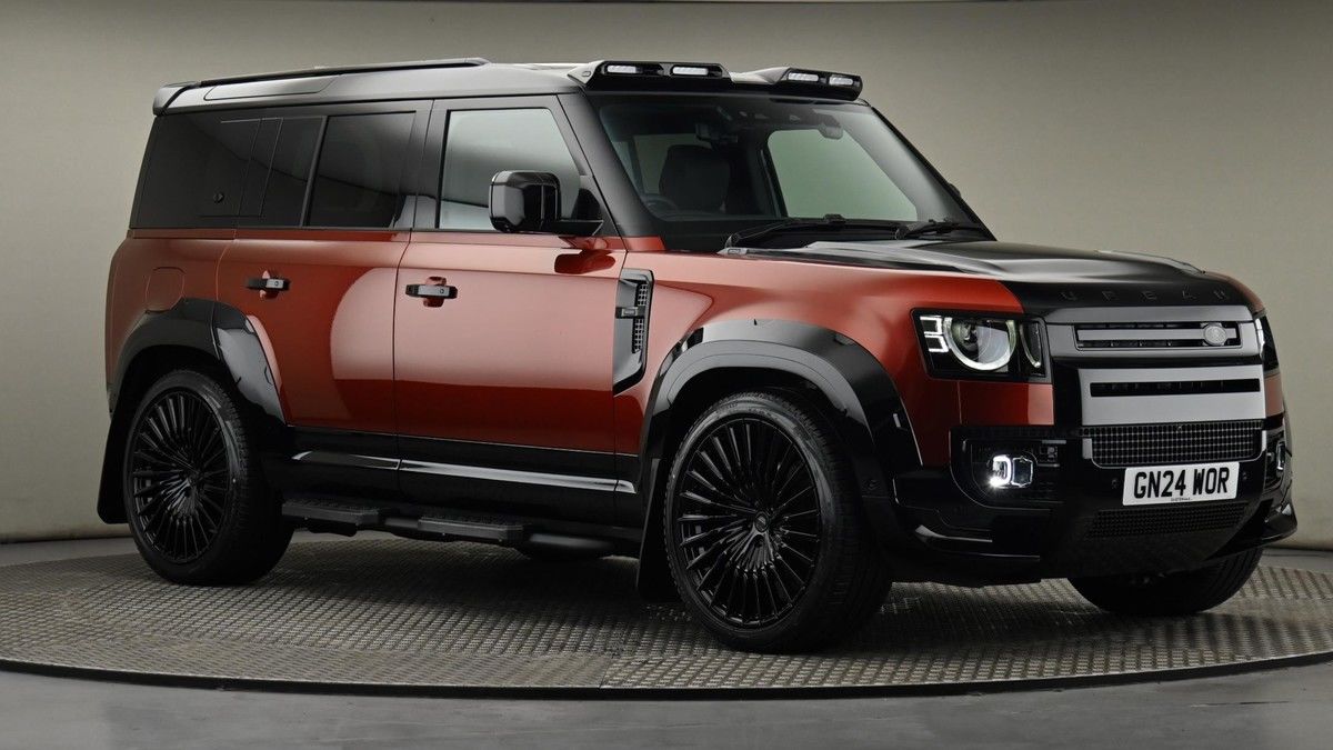 Land Rover Defender 110 Image 20