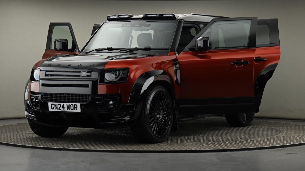 Land Rover Defender 110 Image 28