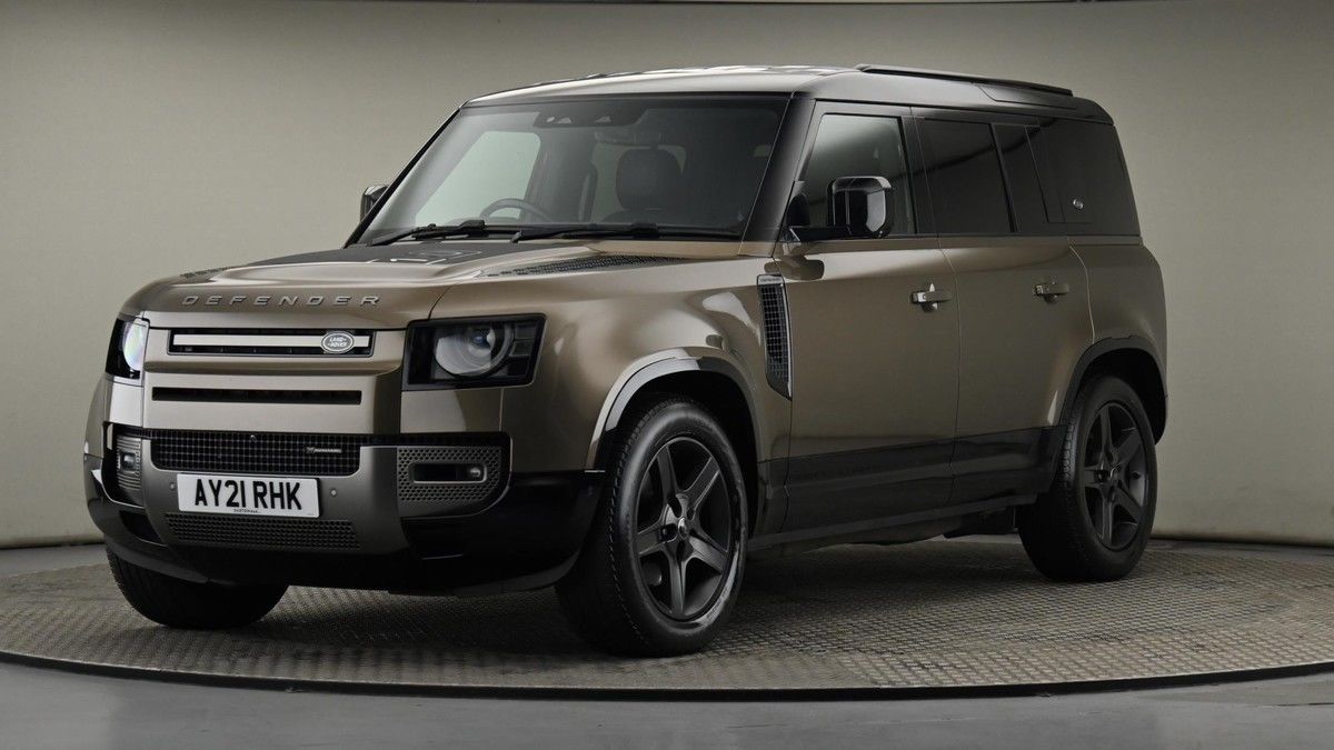 Land Rover Defender 110 Image 22
