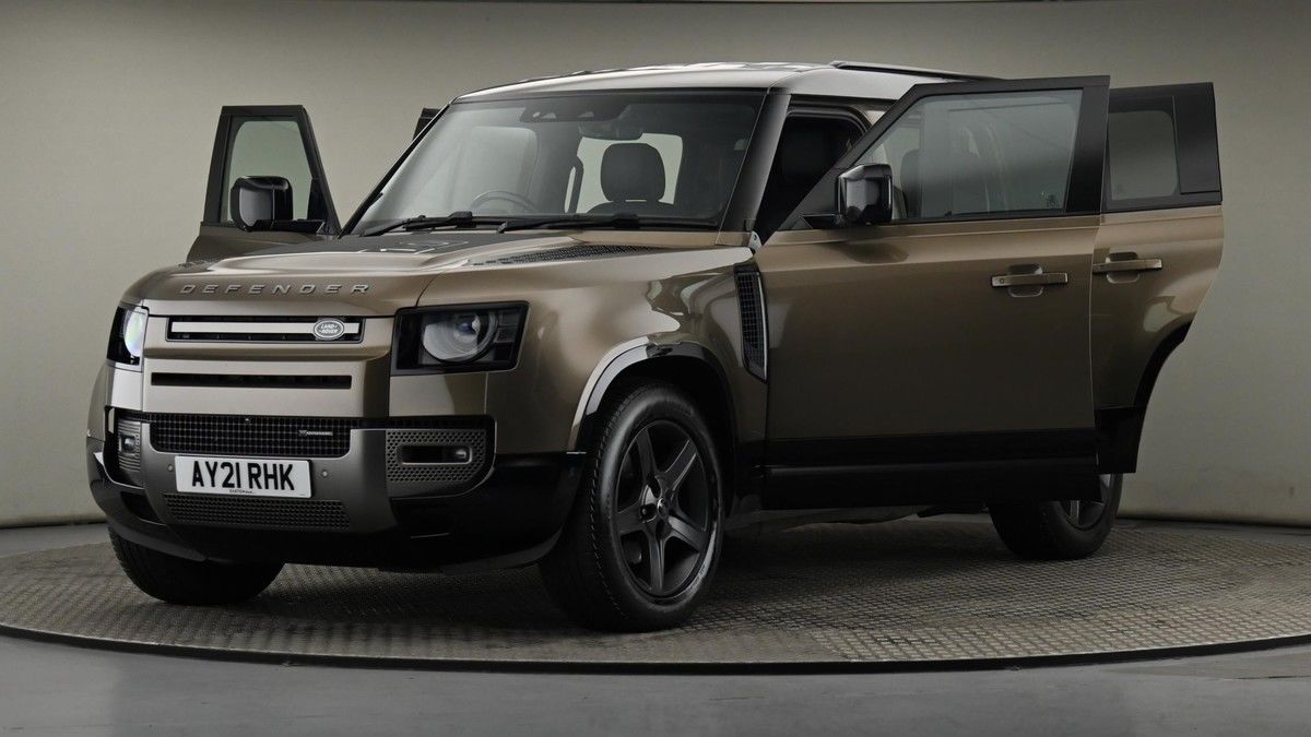 Land Rover Defender 110 Image 28