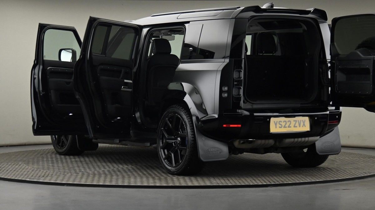 Land Rover Defender 110 Urban Image 29